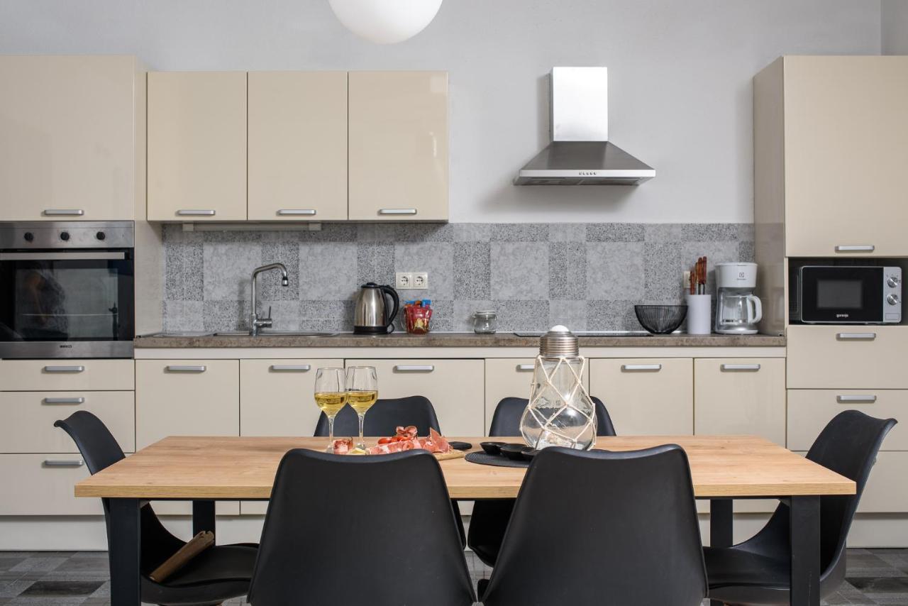 Mare&Antonio Apartment Trogir Bagian luar foto