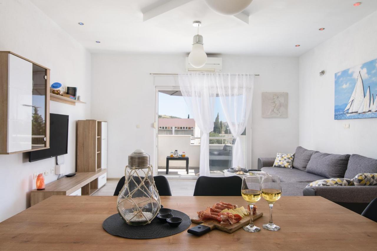 Mare&Antonio Apartment Trogir Bagian luar foto