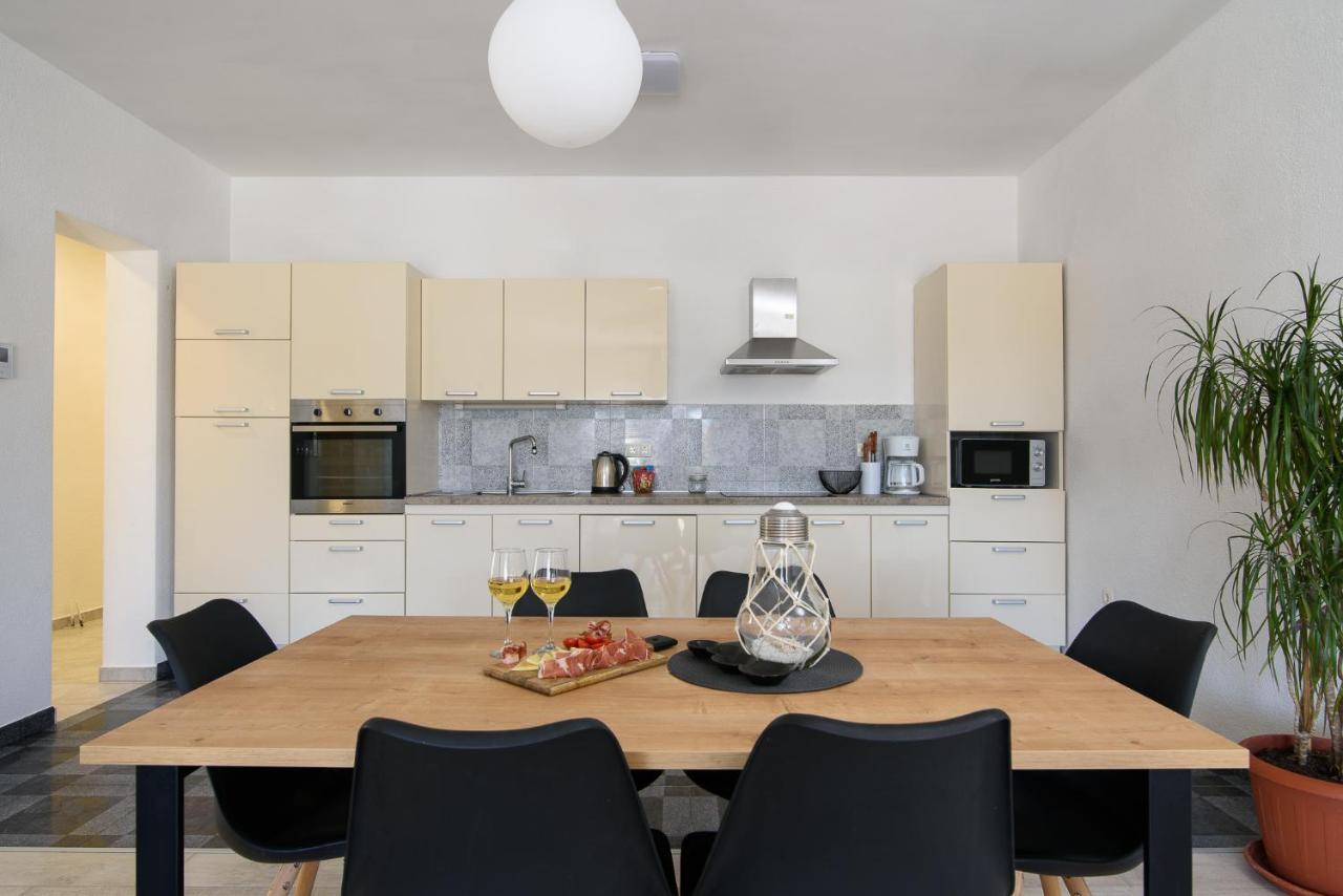 Mare&Antonio Apartment Trogir Bagian luar foto